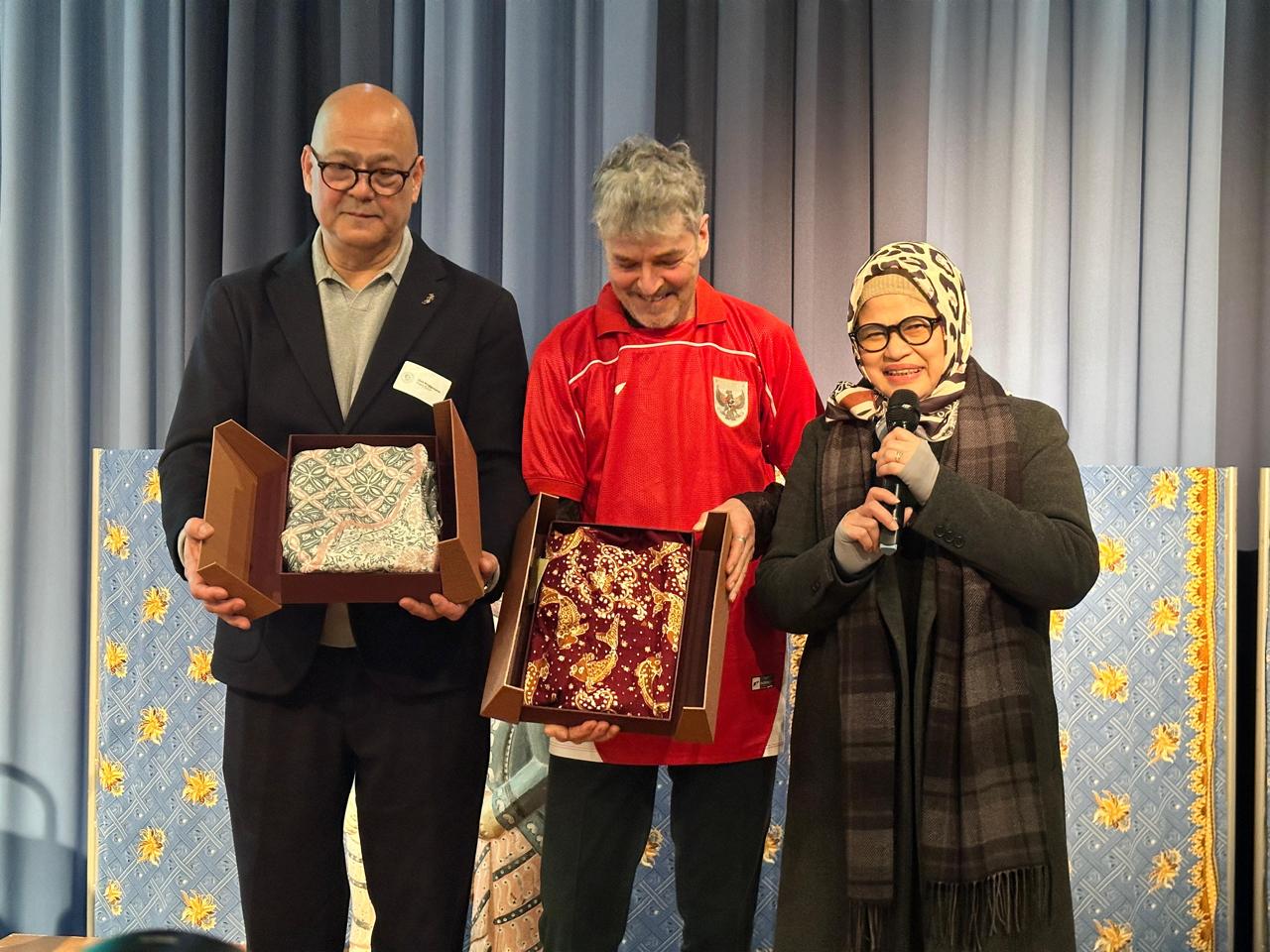 Leli Yulifar Sambangi Kampus SMP PCI Bale Endah Kab. Bandung